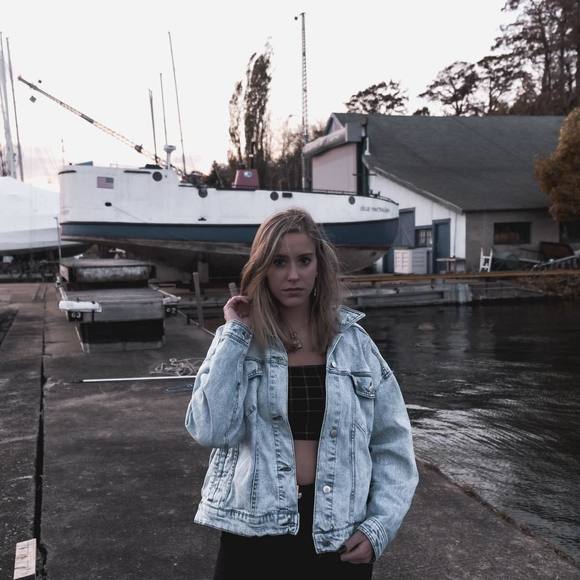 Meet your Posher, Mya - Picture 1 of 1